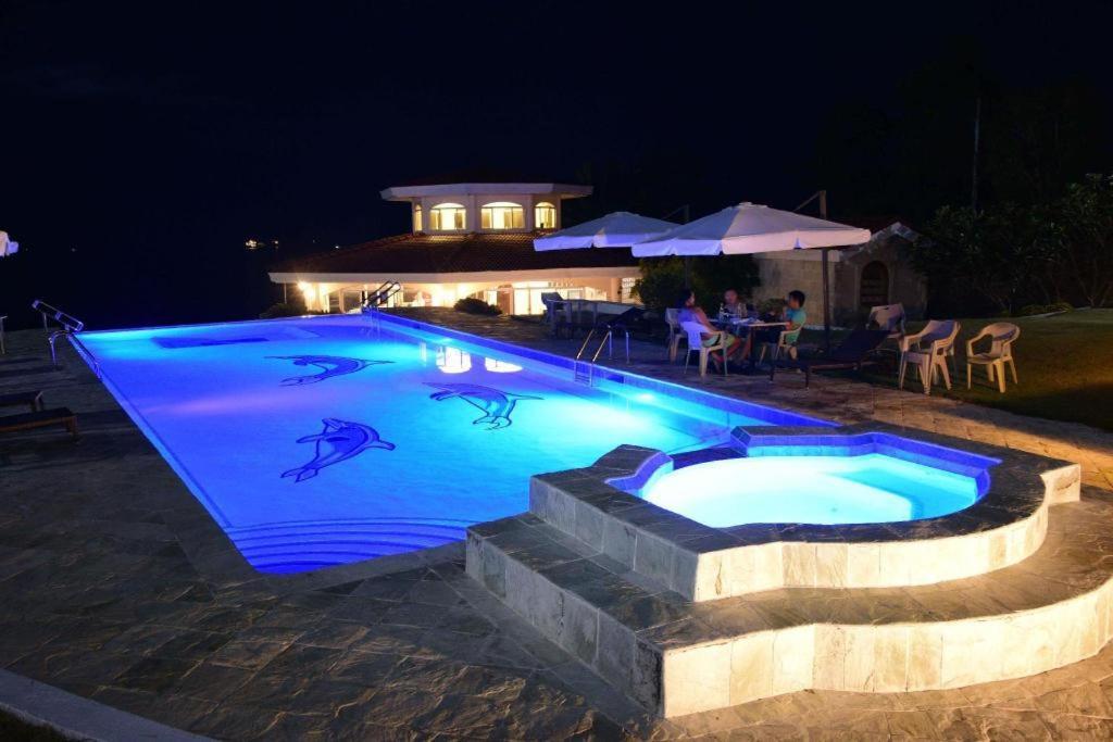 Sherwood Bay Resort & Aqua Sports Inc. Tabalong Экстерьер фото