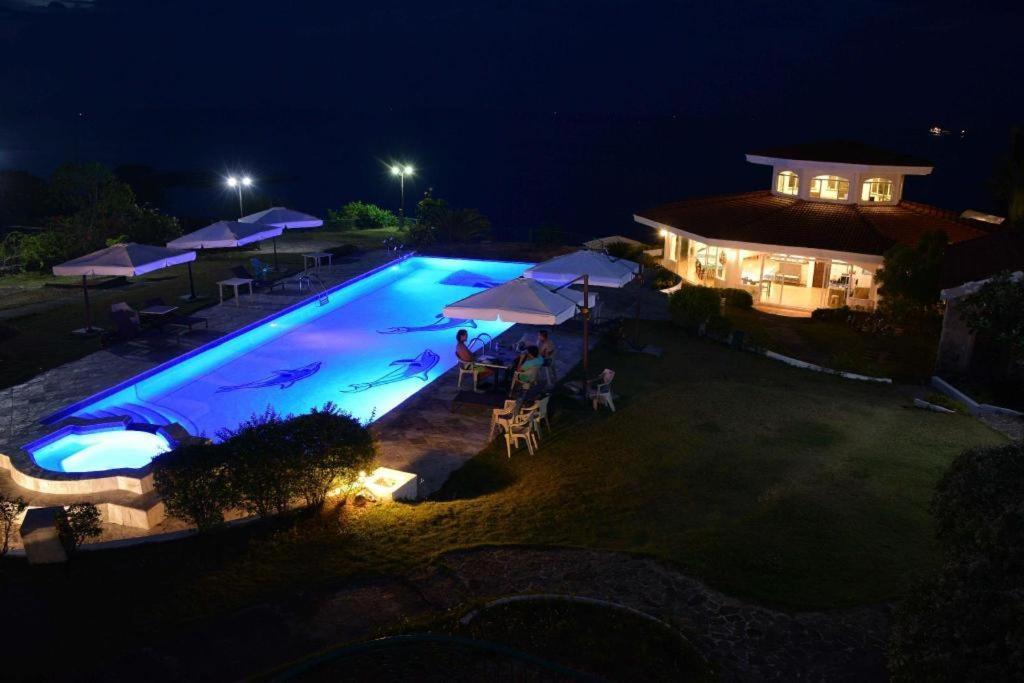 Sherwood Bay Resort & Aqua Sports Inc. Tabalong Экстерьер фото
