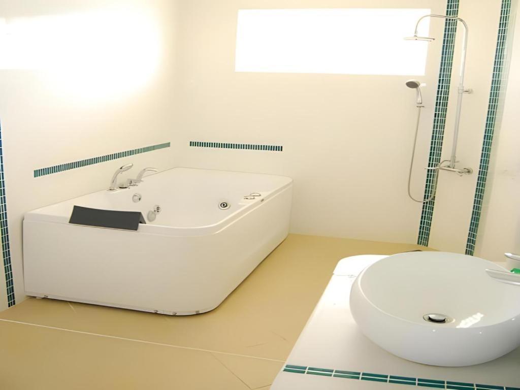 Sherwood Bay Resort & Aqua Sports Inc. Tabalong Экстерьер фото